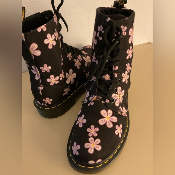 Dr. Martens women floral canvas combat 1460 page meadow boots 7 - Picture 6 of 14